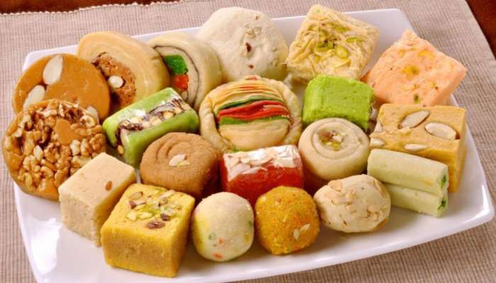 জানেন শেষ পাতে মিষ্টি খাওয়ার অভ্যাস ভাল না ক্ষতিকর? জানেন শেষ পাতে মিষ্টি খাওয়ার অভ্যাস ভাল না ক্ষতিকর?
