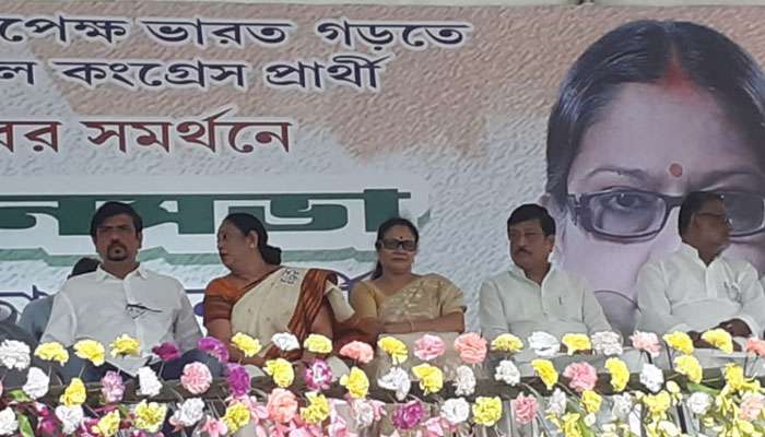 নিউটাউনে মমতার সভায় পৌঁছতেই সব্যসাচী শুনলেন ‘গো ব্যাক’ নিউটাউনে মমতার সভায় পৌঁছতেই সব্যসাচী শুনলেন ‘গো ব্যাক’