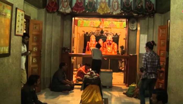 ভিডিয়ো: ফণির আশঙ্কা উড়িয়েই ভোরে জগন্নাথ মন্দিরে আরতি