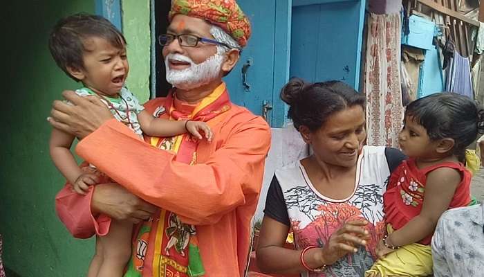 শপথগ্রহণ সন্ধ্যায়, তার আগে দুপুরে জলপাইগুড়ির রাস্তায় ঘুরলেন &#039;মোদী&#039;!