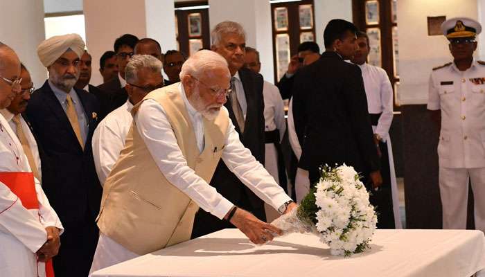 জঙ্গিহানার পর এই প্রথম কোনও রাষ্ট্রপ্রধান শ্রীলঙ্কায়, ইস্টার বিস্ফোরণে ক্ষতিগ্রস্ত গির্জায় শ্রদ্ধা জানালেন মোদী