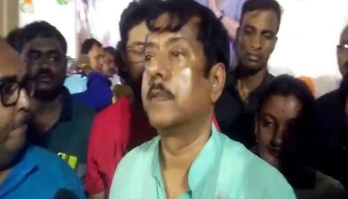 'পুলিস এক রাউন্ডও গুলি চালায়নি, বাবা-ছেলে মিলে এসব করছে ভাটপাড়ায়', অর্জুনকে জবাব জ্যোতিপ্রিয়র 'পুলিস এক রাউন্ডও গুলি চালায়নি, বাবা-ছেলে মিলে এসব করছে ভাটপাড়ায়', অর্জুনকে জবাব জ্যোতিপ্রিয়র