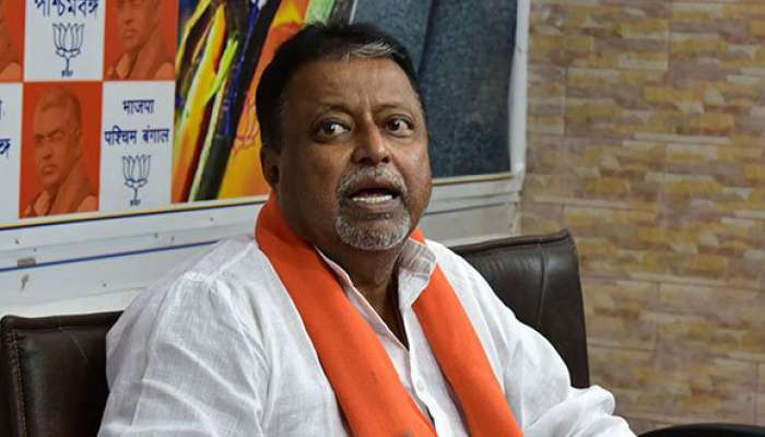 হারের পর এলাকার দখল নিতে মুখ্যমন্ত্রীর নির্দেশে ট্রিগার হ্যাপি পুলিস: মুুকুল হারের পর এলাকার দখল নিতে মুখ্যমন্ত্রীর নির্দেশে ট্রিগার হ্যাপি পুলিস: মুুকুল