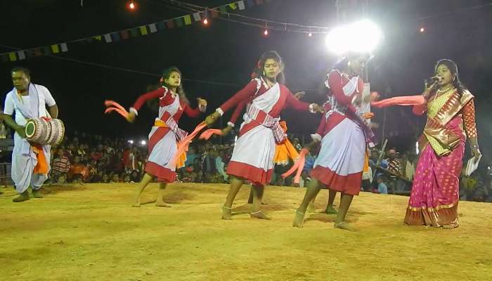 &#039;ঝুমুর&#039;-এর অস্বিত্ব রক্ষায় এগিয়ে এল মানভূম শিল্পী গোষ্ঠী