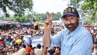 নিজের কেন্দ্রে ‘পার্সোনাল অ্যাসিস্টেন্ট’ নিয়োগে সাফাই দিলেন সানি দেওল