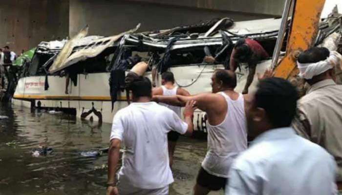 যমুনা এক্সপ্রেসওয়েতে যাত্রীবোঝাই বাস উল্টে মৃত ২৯