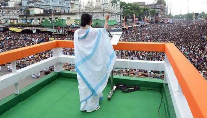 সচিত্র পরিচয়পত্র ছাড়া ভোট নয়, ২৬ বছর পর আজ মমতার ২১-এর দাবি, ব্যালট ফেরাও  