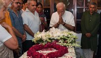 অন্তিম যাত্রায় ‘দিল্লির রূপকার’, শেষ শ্রদ্ধা জানালেন মোদী-আডবাণী-সনিয়া
