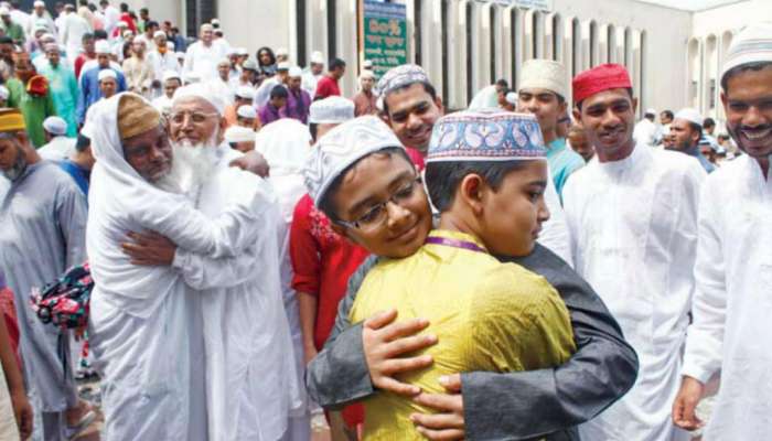 ইদ-আল-আজহা: আজ ত্যাগের উত্সবে সামিল হাজার হাজার মানুষ