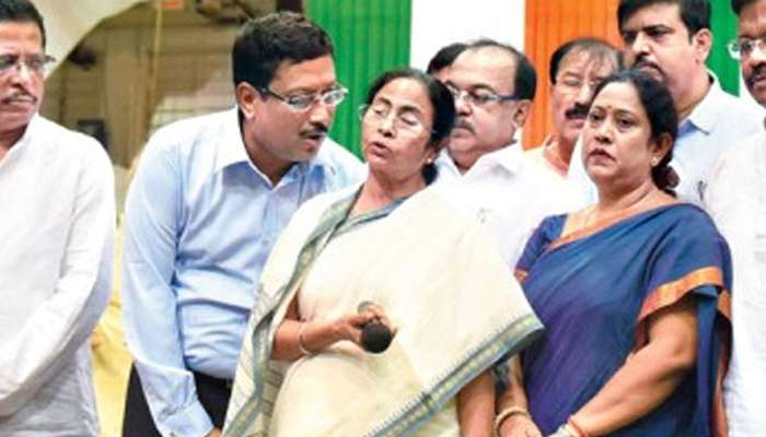 "দিদিকে বলো-তে আমি নেই", বললেন প্রাক্তন মেয়র সব্যসাচী দত্ত "দিদিকে বলো-তে আমি নেই", বললেন প্রাক্তন মেয়র সব্যসাচী দত্ত