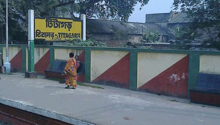 মসজিদের তহবিল তছরুপের অভিযোগ! চলল গুলি, টিটাগড়ে ধুন্ধুমার মসজিদের তহবিল তছরুপের অভিযোগ! চলল গুলি, টিটাগড়ে ধুন্ধুমার