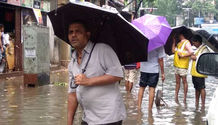 কলকাতার আকাশ সাফ হলেও ভারী বৃষ্টি হতে পারে দক্ষিণবঙ্গের জেলাগুলিতে 