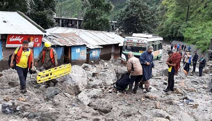 হড়পা বানে বিধ্বস্ত উত্তরকাশীর ৩ গ্রাম, কাদামাটি চাপা পড়ে মৃত কমপক্ষে ১৭ 