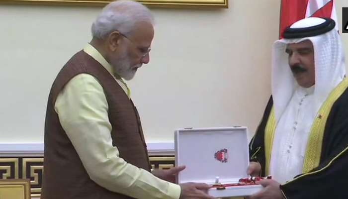 আমিরশাহির পর বাহারিন, মোদীকে সর্বোচ্চ সম্মানে সম্মানিত করলেন রাজা আমিরশাহির পর বাহারিন, মোদীকে সর্বোচ্চ সম্মানে সম্মানিত করলেন রাজা