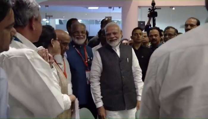 ভিডিয়ো: জীবনে উত্থান-পতন আসবে, হিম্মত হারাবেন না, বিজ্ঞানীদের উজ্জীবিত করলেন মোদী ভিডিয়ো: জীবনে উত্থান-পতন আসবে, হিম্মত হারাবেন না, বিজ্ঞানীদের উজ্জীবিত করলেন মোদী
