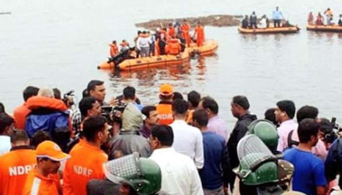 গোদাবরী নদীতে নৌকা ডুবি, মৃত ৫, নিখোঁজ ৩৫ পর্যটক গোদাবরী নদীতে নৌকা ডুবি, মৃত ৫, নিখোঁজ ৩৫ পর্যটক