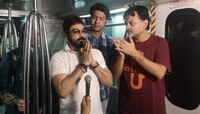 'গুমনামী'র 'কদম কদম বাড়ায়ে যা' গান প্রকাশে গিয়ে মেট্রোয় চড়লেন প্রসেনজিৎ