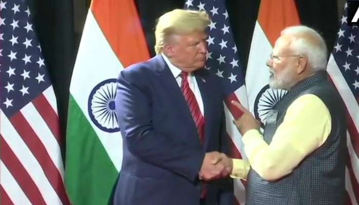 ৩৭০ নিয়ে মোদী বলতেই উচ্ছ্বাস দর্শকদের, অনাবাসী ভারতীয়দের মন বুঝে নিলেন ট্রাম্প ৩৭০ নিয়ে মোদী বলতেই উচ্ছ্বাস দর্শকদের, অনাবাসী ভারতীয়দের মন বুঝে নিলেন ট্রাম্প