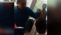 পড়ুয়াদের মাথায় রঙ-বেরঙের চুল, বাহারি স্টাইল! নিজেই কাঁচি নিয়ে কেটে দিলেন প্রধান শিক্ষক