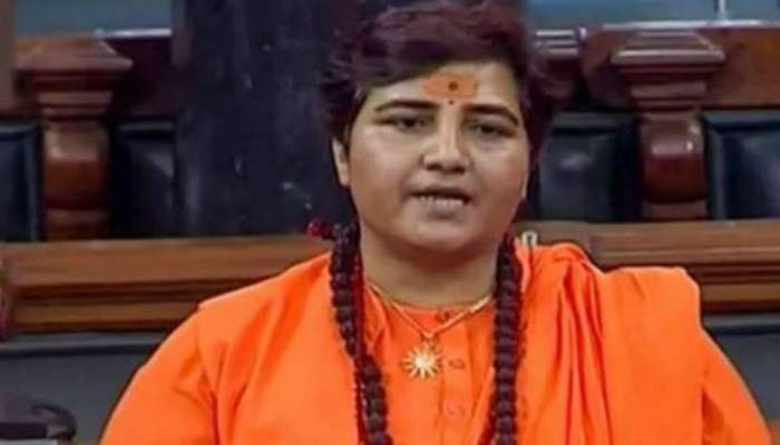  মোদীর ভর্ৎসনা জলে, এবার সংসদে দাঁড়িয়ে গডসেকে 'দেশপ্রেমিক' বললেন প্রজ্ঞা