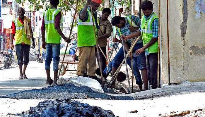 সাফাইকর্মীর পদের বিজ্ঞাপন, চাকরির জন্য আবেদন করলেন সাত হাজার ইঞ্জিনিয়ার!