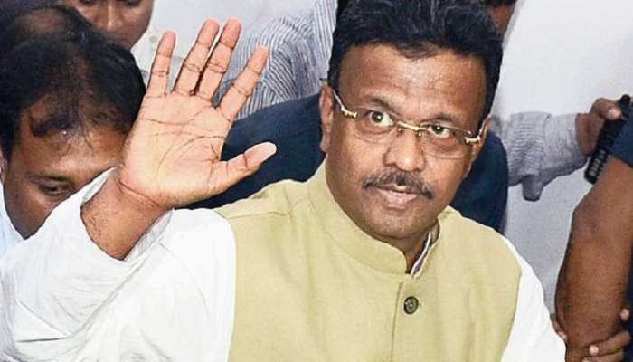 'কেন্দ্র কাউকে টাকা পাঠিয়ে দেওয়ার চেষ্টা করছে', ATM জালিয়াতি নিয়ে বিধানসভায় দাবি ফিরহাদের