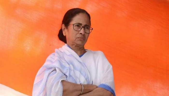 মহারাষ্ট্রের চেয়ে একশো গুণ বেশি সইতে হচ্ছে, লড়াই করব, রাজ্যপালকে বিঁধে মমতা