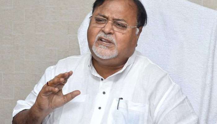 আন্দোলনকারী পার্শ্বশিক্ষকদের সঙ্গে বিকাশভবনে বৈঠকে পার্থ চট্টোপাধ্যায়