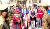 শ্বশুরমশাইয়ের সত্কার করবে কে, শ্মশানেই 'যুদ্ধ' বাঁধিয়ে দিলেন দুই পুত্রবধূ