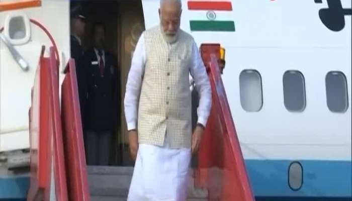 Narendra Modi reaches Kolkata, greeted by Firhad, Mukul