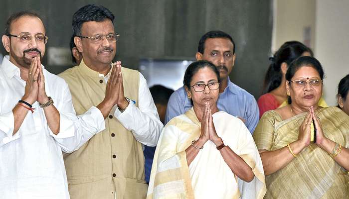 সংরক্ষণের গেরোয় টিকিট নিয়ে টানাটানি তৃণমূল অন্দরে, চিন্তায় হেভিওয়েট কাউন্সিলররা