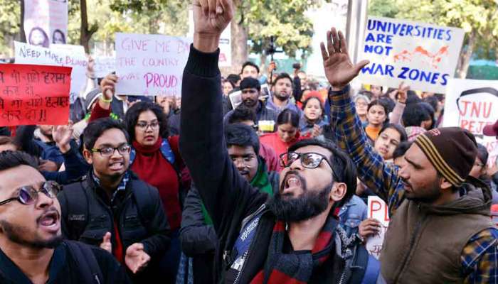 JNU-র পড়ুয়াদের ঘাড় ভেঙে শ্রমিকদের বেতন তোলা যাবে না,পর্যবেক্ষণ হাইকোর্টের