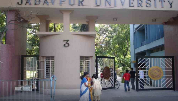 যাদবপুরের ইঞ্জিনিয়ারিংয়ে খাতা খুলল ABVP, জোর টক্কর SFI-কে