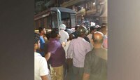 বাসের চাকায় পিষ্ট হয়ে মৃত্যু প্রৌঢ়ার, স্থানীয়দের ক্ষোভে রণক্ষেত্র শোভাবাজার