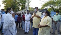সেবায় নিরলস,অক্লান্ত চিকিৎসক-স্বাস্থ্যকর্মীরা, টুইট করে কুর্ণিশ মুখ্যমন্ত্রীর