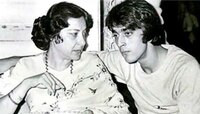 বন্ধুদের সঙ্গে ঘরবন্দি কেন থাকে? সঞ্জয় সমকামী নয় তো! আশঙ্কায় ভুগতেন নার্গিস