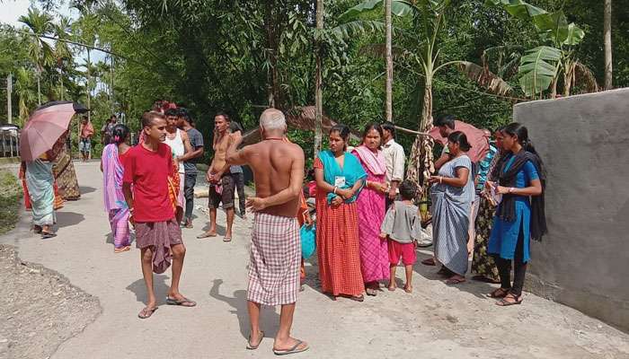 প্রচেষ্টা প্রকল্পের নামে প্রতারণা, গ্রামবাসীদের থেকে টাকা নেওয়ার অভিযোগ