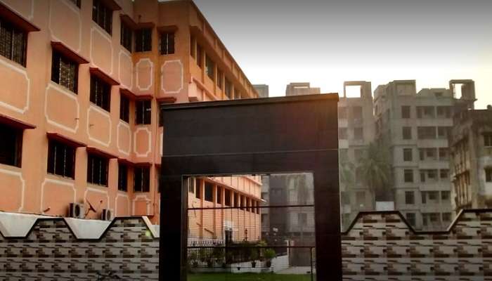 লকডাউনে অনলাইনে চলছে ক্লাস, তারমধ্যেই ফি বৃদ্ধিতে নারায়ণপুর সেন্ট জোনস স্কুলে বিক্ষোভ লকডাউনে অনলাইনে চলছে ক্লাস, তারমধ্যেই ফি বৃদ্ধিতে নারায়ণপুর সেন্ট জোনস স্কুলে বিক্ষোভ