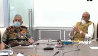 লাদাখে ৩ সেনার মৃত্যু, তিন বাহিনীর প্রধান-সিডিএসের সঙ্গে জরুরি বৈঠকে রাজনাথ
