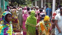 ত্রাণের টাকা নিয়ে দুর্নীতির অভিযোগ, কান ধরে ক্ষমা চাওয়ানো হল পঞ্চায়েত সদস্যকে
