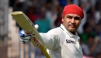 বাবা মায়ের কর্মের সুফল পেয়েছে সেহবাগ, পাকিস্তানের প্রাক্তন তারকার মন্তব্যে হইচই