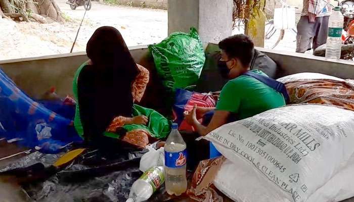 পাড়ায় ঢুকতে দেওয়া হল না দিল্লি ফেরত পরিবারকে, শ্মশানে চুল্লির পাশেই কাটল রাত