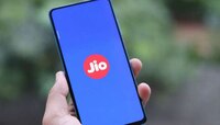 লকডাউনেও পৌষমাস Jio-র, লাফিয়ে বেড়েছে গ্রাহক, আশার আলো BSNL-র        