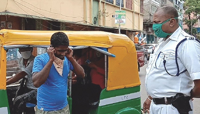 লকডাউনে তত্পর পুলিস; জেলা-কলকাতায় অভিযুক্ত কয়েকশো, কোথাও তাড়া খেয়ে পুকুরে ঝাঁপ বিধিভঙ্গকারীর  