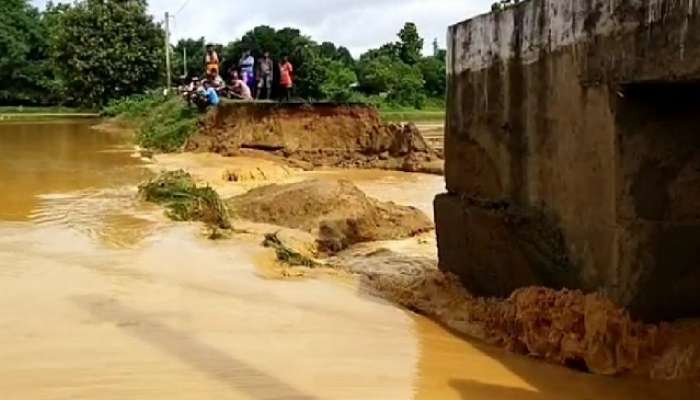 কংসাবতীর জলের তোড়ে ধসে পড়ল ক্যানেলের গার্ডওয়াল! ভেসে গেল গ্রাম, ৭২ বিঘা ধানজমি 