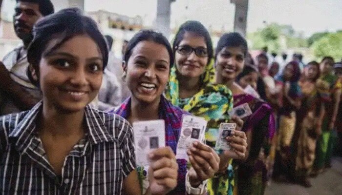 মাস্ক-গ্লাভস পরে আসতে হবে বুথে, ভোটদাতা-কর্মীদের জন্য একাধিক নির্দেশিকা নির্বাচন কমিশনের