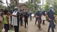 করোনা প্রচার থেকে অনলাইন পড়াশোনার খোঁজখবর, ঢ্যাড়া পিটিয়ে গ্রাম ঘুরল তরুণের দল