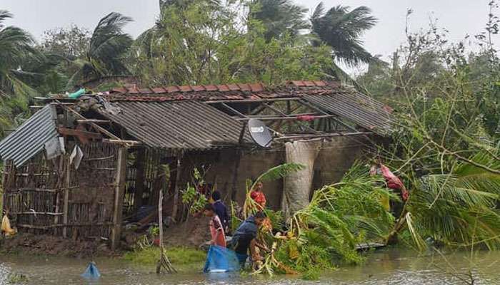 আমফানের ক্ষতিপূরণ পাচ্ছে পাকা বাড়ির মালিকও, দুর্নীতির অভিযোগ বীরভূমে 