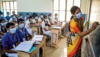 শুধু নবম থেকে দ্বাদশ নয়, ঝুঁকি নিয়েই সব শ্রেণির ক্লাস একইসঙ্গে শুরু হচ্ছে এই রাজ্যে