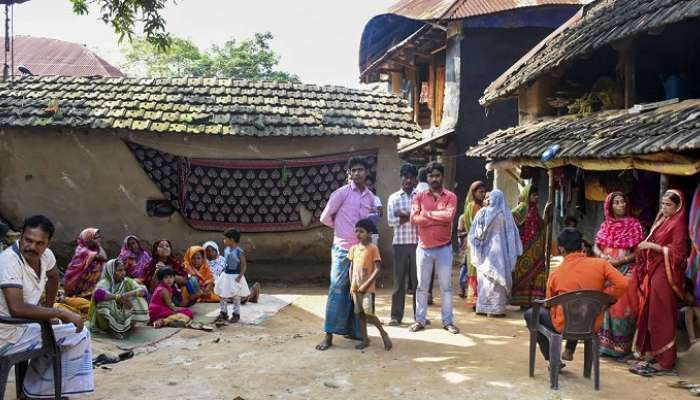 &#039;অনুন্নত&#039; ডোমকলে সবই এখন পাকা বাড়ি, গ্রামবাসীরা বলছেন, &#039;বিদেশের টাকায় তৈরি!&#039;